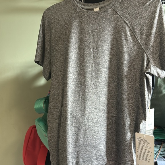 Lululemon License to Train Classic-Fit T-Shirt *NWT 6/Heathered Black - Picture 3 of 5